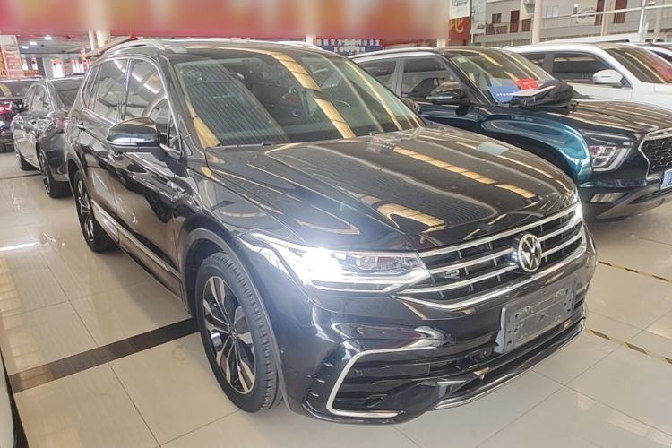 Used Volkswagen Tiguan L 2022 330TSI Automatic Two-Wheel Drive R-Line Enhanced Edition Front Right 45 Deg