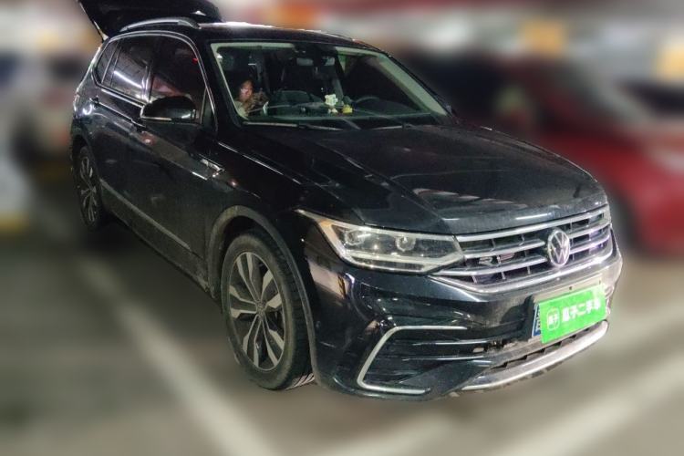 Used Volkswagen Tiguan L 2022 330TSI Automatic Two-Wheel Drive R-Line Enhanced Edition Front Right 45 Deg