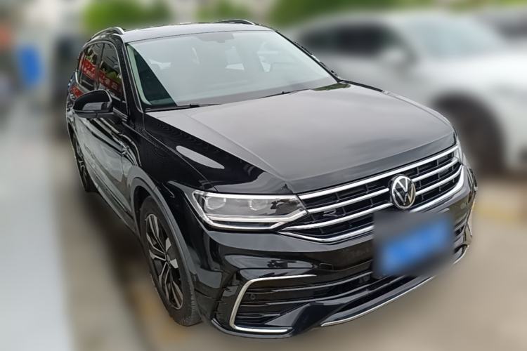 Used Volkswagen Tiguan L 2022 330TSI Automatic Two-Wheel Drive R-Line Enhanced Edition Front Right 45 Deg