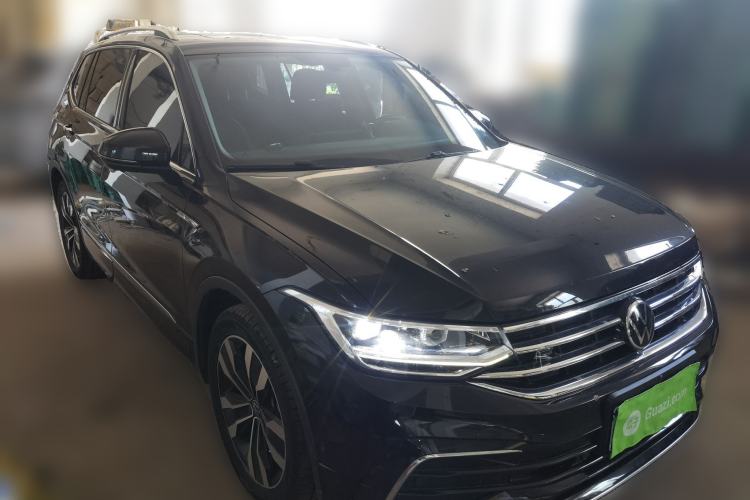Used Volkswagen Tiguan L 2022 330TSI Automatic Two-Wheel Drive R-Line Enhanced Edition Front Right 45 Deg