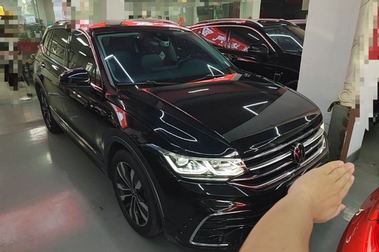 Used Volkswagen Tiguan L 2022 330TSI Automatic Two-Wheel Drive R-Line Flagship Edition Front Right 45 Deg