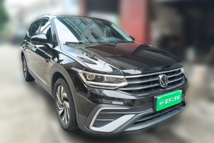 Used Volkswagen Tiguan L 2022 330TSI Automatic Two-Wheel Drive Smart Edition Front Right 45 Deg