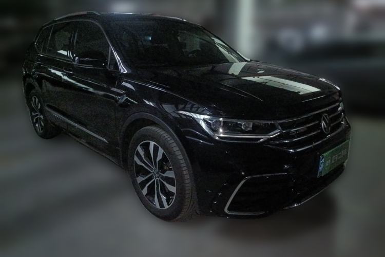 Used Volkswagen Tiguan L 2022 330TSI Automatic Two-Wheel Drive R-Line Enhanced Edition Front Right 45 Deg
