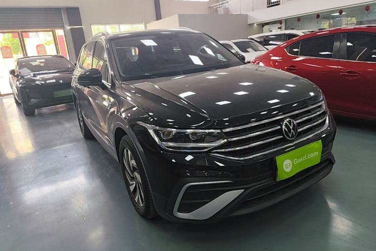 Used Volkswagen Tiguan L 2022 330TSI Automatic Two-Wheel Drive Smart Edition Front Right 45 Deg