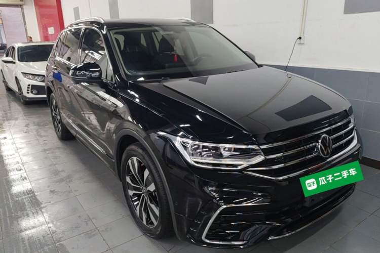 Used Volkswagen Tiguan L 2022 330TSI Automatic Two-Wheel Drive R-Line Enhanced Edition Front Right 45 Deg