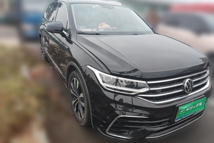 Used Volkswagen Tiguan L 2022 330TSI Automatic Two-Wheel Drive R-Line Enhanced Edition Front Right 45 Deg