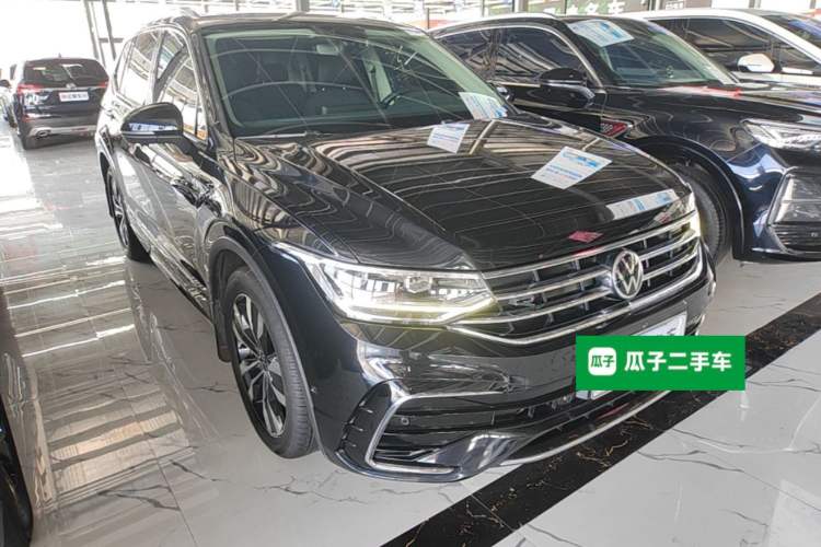 Used Volkswagen Tiguan L 2022 330TSI Automatic Two-Wheel Drive R-Line Enhanced Edition Front Right 45 Deg