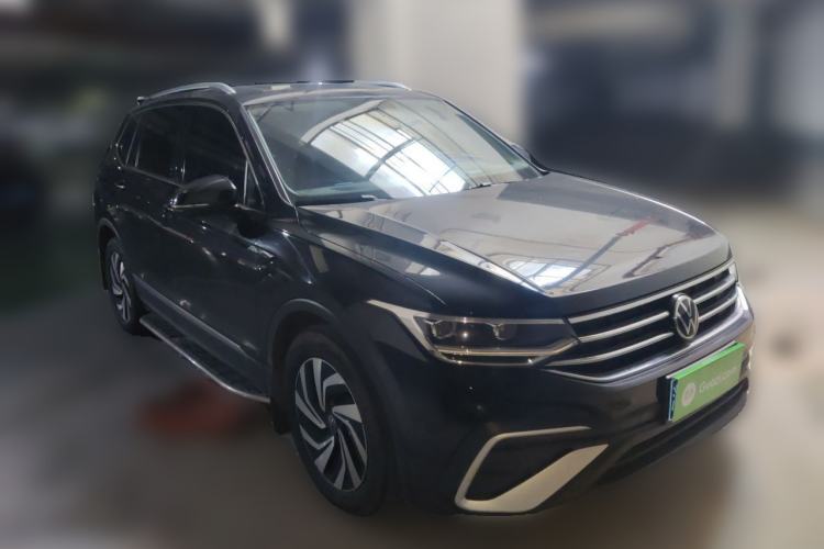 Used Volkswagen Tiguan L 2022 330TSI Automatic Two-Wheel Drive Smart Edition Front Right 45 Deg