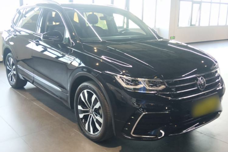 Used Volkswagen Tiguan L 2022 330TSI Automatic Two-Wheel Drive R-Line Flagship Edition Front Right 45 Deg