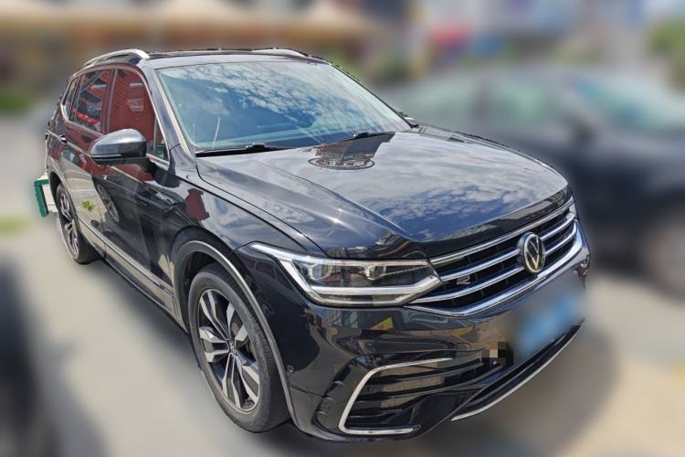 Used Volkswagen Tiguan L 2022 330TSI Automatic Two-Wheel Drive R-Line Enhanced Edition Front Right 45 Deg
