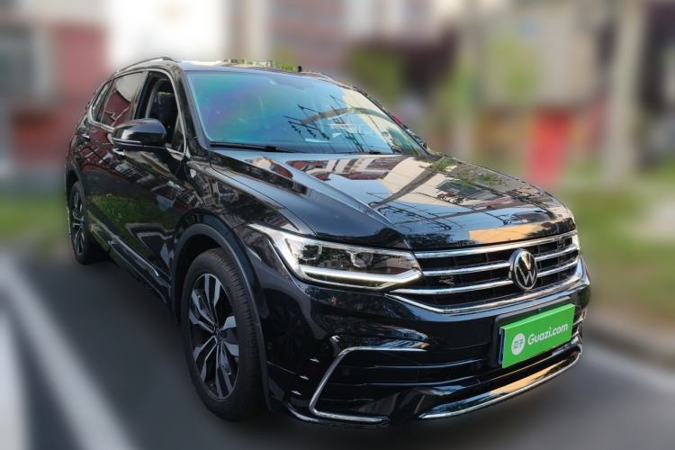 Used Volkswagen Tiguan L 2022 330TSI Automatic Two-Wheel Drive R-Line Enhanced Edition Front Right 45 Deg