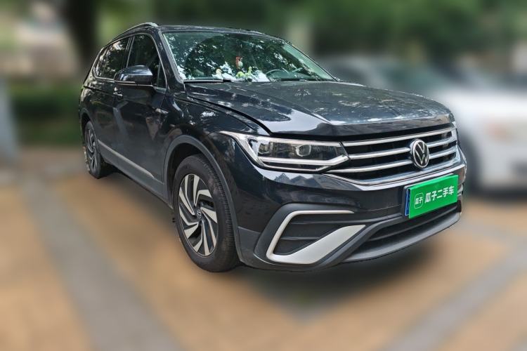 Used Volkswagen Tiguan L 2022 330TSI Automatic Two-Wheel Drive Smart Edition Front Right 45 Deg