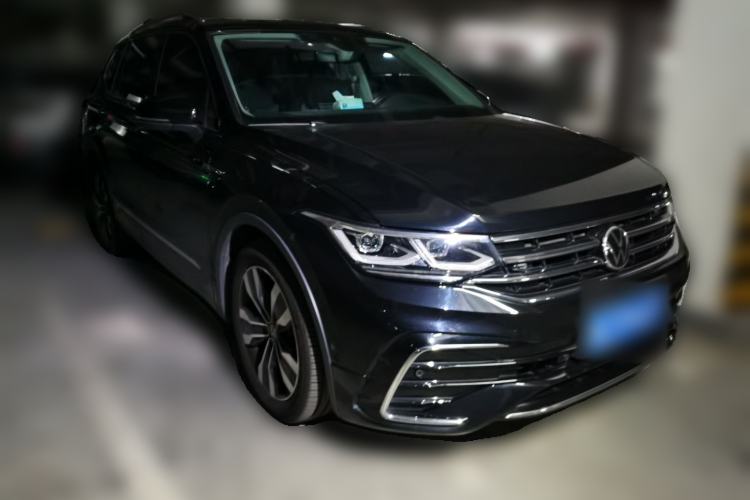 Used Volkswagen Tiguan L 2022 330TSI Automatic Two-Wheel Drive R-Line Flagship Edition Front Right 45 Deg