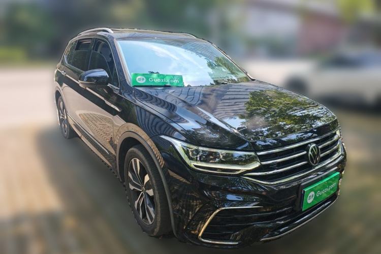 Used Volkswagen Tiguan L 2022 330TSI Automatic Two-Wheel Drive R-Line Enhanced Edition Front Right 45 Deg