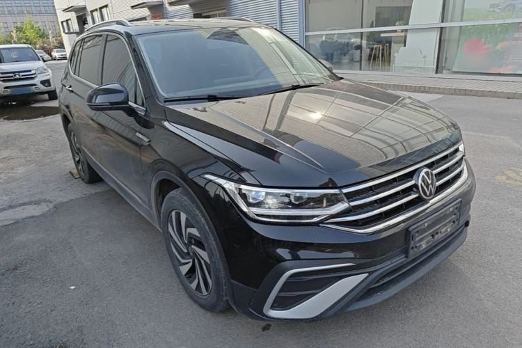 Used Volkswagen Tiguan L 2022 330TSI Automatic Two-Wheel Drive Smart Edition Front Right 45 Deg