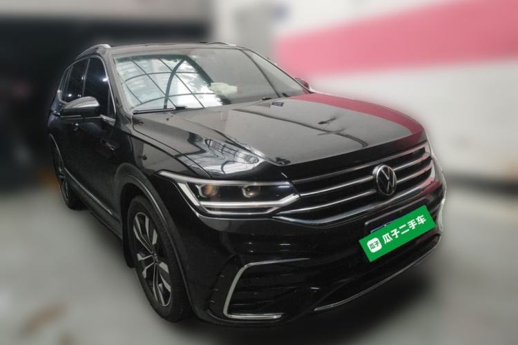 Used Volkswagen Tiguan L 2022 330TSI Automatic Two-Wheel Drive R-Line Enhanced Edition Front Right 45 Deg
