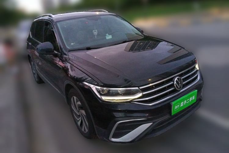 Used Volkswagen Tiguan L 2022 330TSI Automatic Two-Wheel Drive Smart Edition Front Right 45 Deg