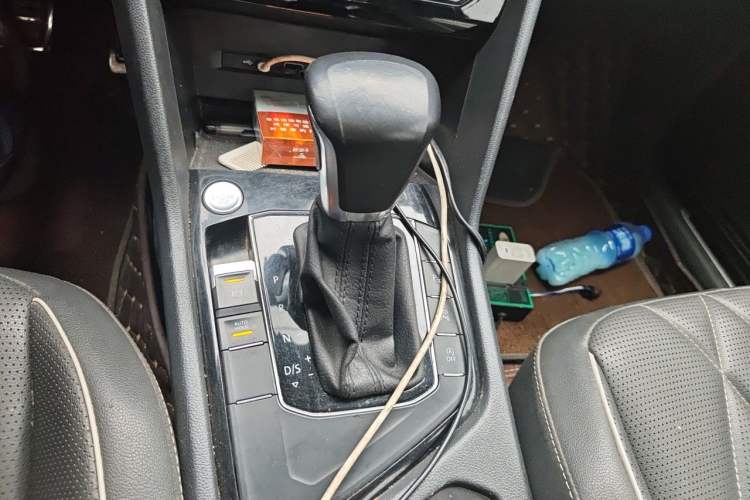 Used Volkswagen Tiguan L 2022 330TSI Automatic Two-Wheel Drive R-Line Enhanced Edition Gear Lever