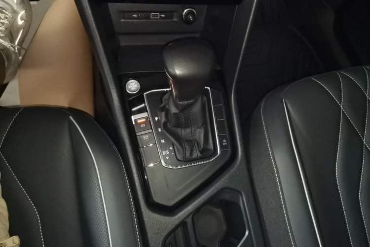 Used Volkswagen Tiguan L 2022 330TSI Automatic Two-Wheel Drive Smart Edition Gear Lever