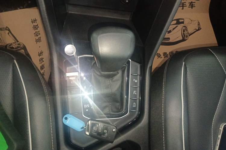 Used Volkswagen Tiguan L 2022 330TSI Automatic Two-Wheel Drive R-Line Enhanced Edition Gear Lever