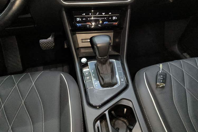 Used Volkswagen Tiguan L 2022 330TSI Automatic Two-Wheel Drive Smart Edition Gear Lever