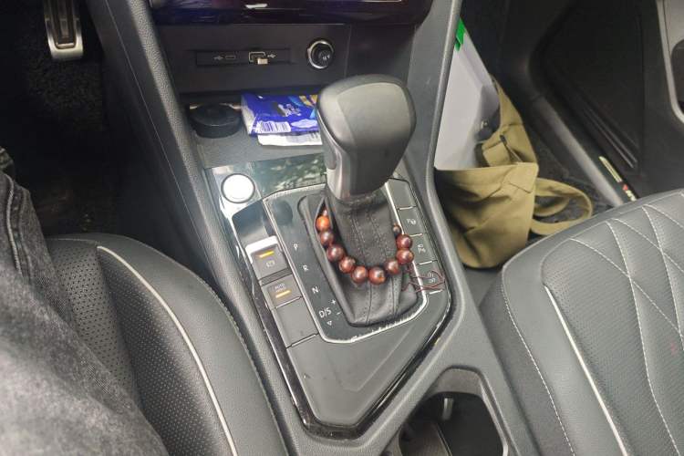 Used Volkswagen Tiguan L 2022 330TSI Automatic Two-Wheel Drive R-Line Flagship Edition Gear Lever