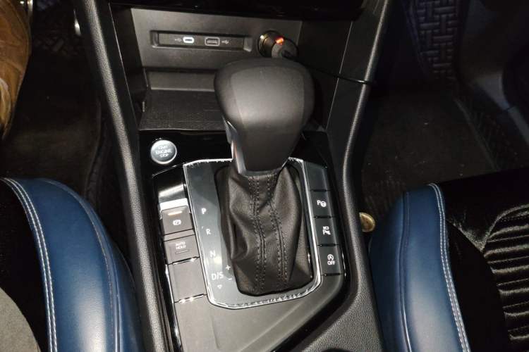Used Volkswagen Tiguan L 2022 330TSI Automatic Two-Wheel Drive R-Line Enhanced Edition Gear Lever