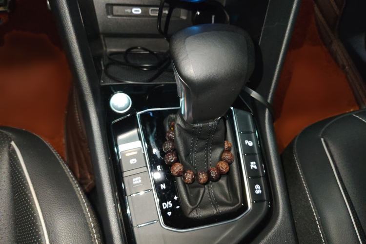 Used Volkswagen Tiguan L 2022 330TSI Automatic Two-Wheel Drive R-Line Enhanced Edition Gear Lever