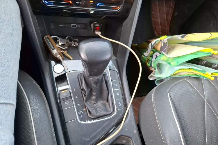 Used Volkswagen Tiguan L 2022 330TSI Automatic Two-Wheel Drive R-Line Enhanced Edition Gear Lever