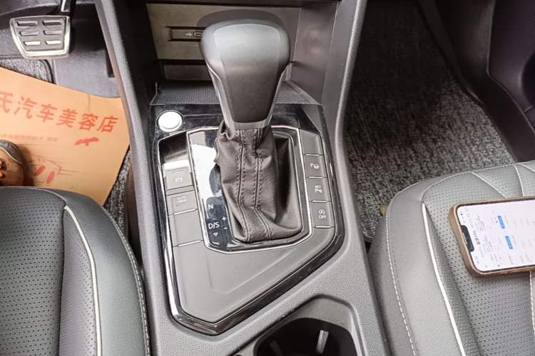 Used Volkswagen Tiguan L 2022 330TSI Automatic Two-Wheel Drive R-Line Enhanced Edition Gear Lever