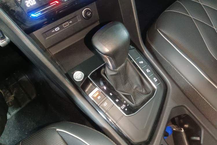 Used Volkswagen Tiguan L 2022 330TSI Automatic Two-Wheel Drive R-Line Enhanced Edition Gear Lever