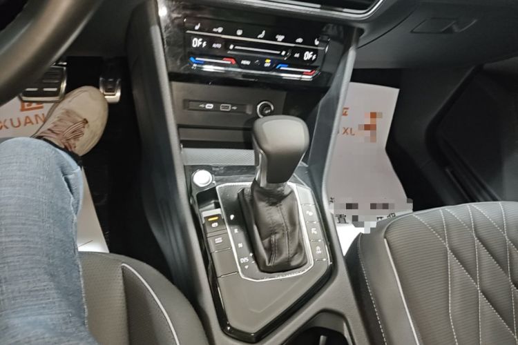Used Volkswagen Tiguan L 2022 330TSI Automatic Two-Wheel Drive R-Line Enhanced Edition Gear Lever