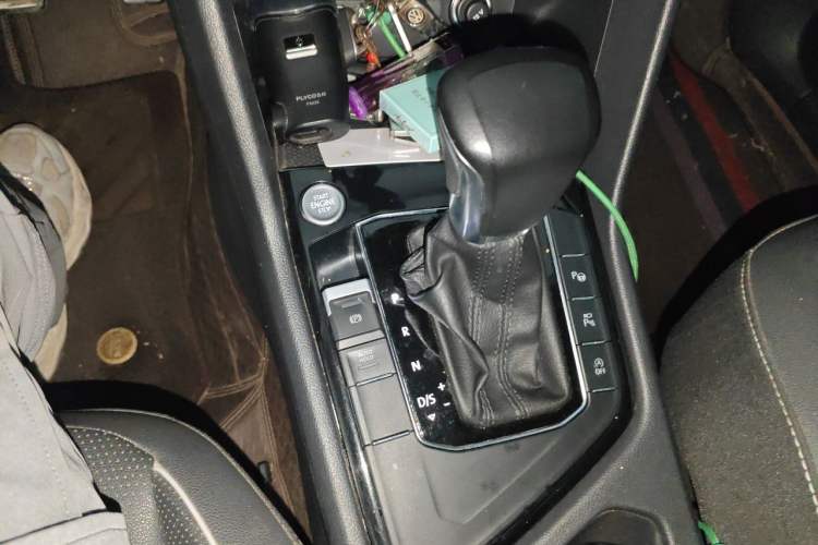 Used Volkswagen Tiguan L 2022 330TSI Automatic Two-Wheel Drive R-Line Enhanced Edition Gear Lever