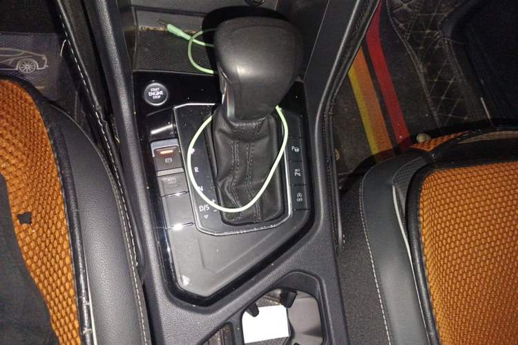 Used Volkswagen Tiguan L 2022 330TSI Automatic Two-Wheel Drive R-Line Enhanced Edition Gear Lever