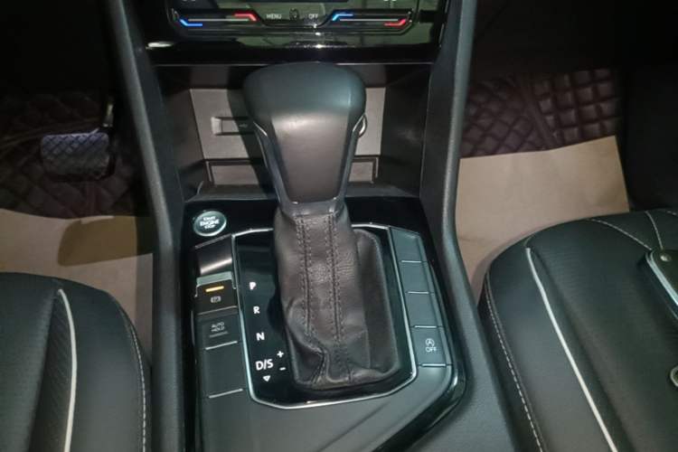 Used Volkswagen Tiguan L 2022 330TSI Automatic Two-Wheel Drive Smart Edition Gear Lever