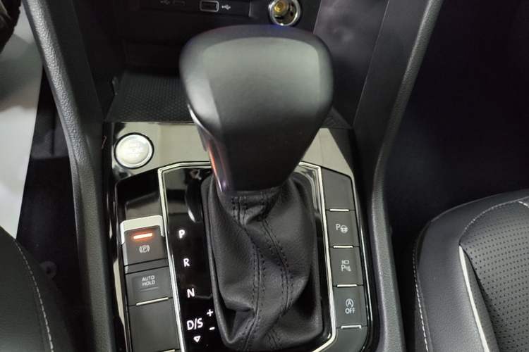 Used Volkswagen Tiguan L 2022 330TSI Automatic Two-Wheel Drive R-Line Enhanced Edition Gear Lever