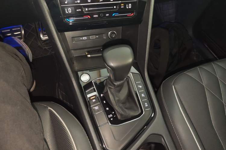 Used Volkswagen Tiguan L 2022 330TSI Automatic Two-Wheel Drive R-Line Enhanced Edition Gear Lever