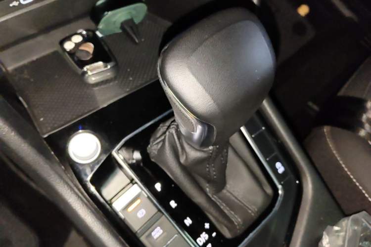 Used Volkswagen Tiguan L 2022 330TSI Automatic Two-Wheel Drive Smart Edition Gear Lever