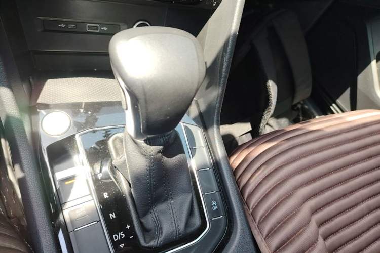 Used Volkswagen Tiguan L 2022 330TSI Automatic Two-Wheel Drive Smart Edition Gear Lever