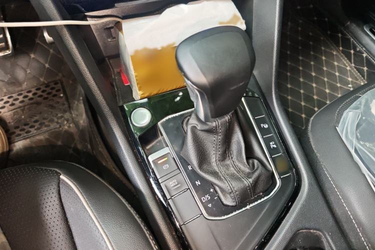 Used Volkswagen Tiguan L 2022 330TSI Automatic Two-Wheel Drive R-Line Enhanced Edition Gear Lever