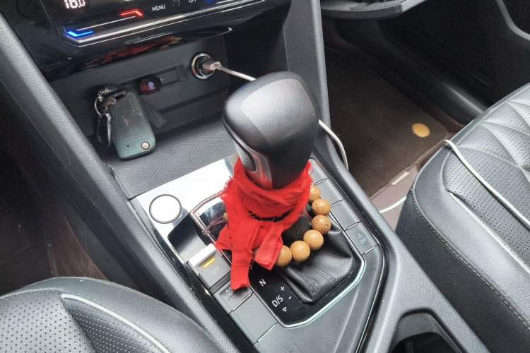 Used Volkswagen Tiguan L 2022 330TSI Automatic Two-Wheel Drive Smart Edition Gear Lever