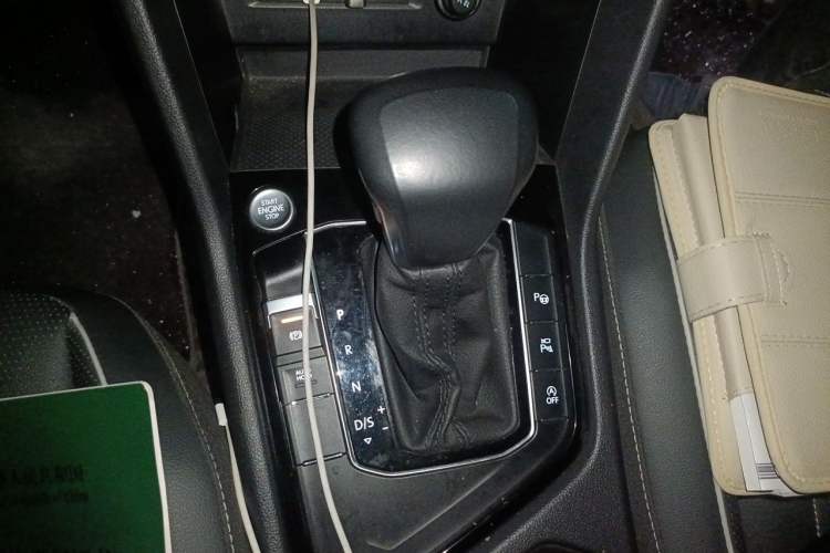 Used Volkswagen Tiguan L 2022 330TSI Automatic Two-Wheel Drive R-Line Enhanced Edition Gear Lever