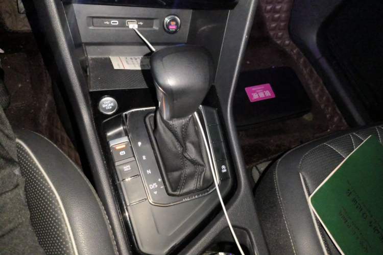 Used Volkswagen Tiguan L 2022 330TSI Automatic Two-Wheel Drive Smart Edition Gear Lever