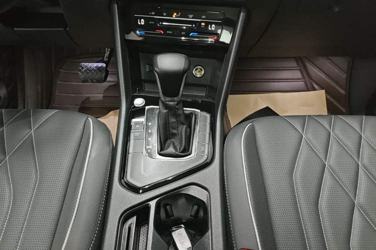 Used Volkswagen Tiguan L 2022 330TSI Automatic Two-Wheel Drive Smart Edition Gear Lever