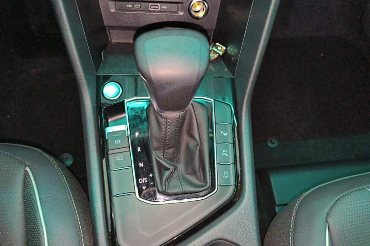 Used Volkswagen Tiguan L 2022 330TSI Automatic Two-Wheel Drive R-Line Enhanced Edition Gear Lever