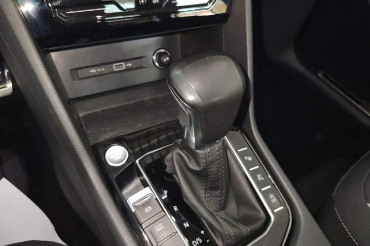 Used Volkswagen Tiguan L 2022 330TSI Automatic Two-Wheel Drive R-Line Enhanced Edition Gear Lever