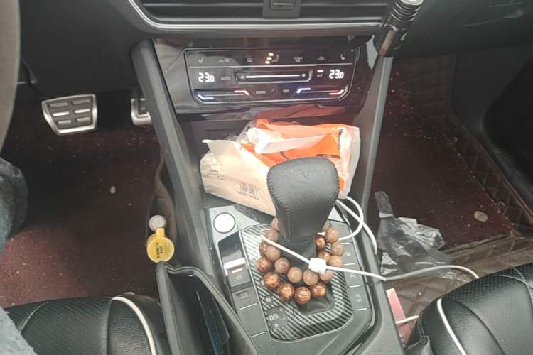 Used Volkswagen Tiguan L 2022 330TSI Automatic Two-Wheel Drive R-Line Enhanced Edition Gear Lever