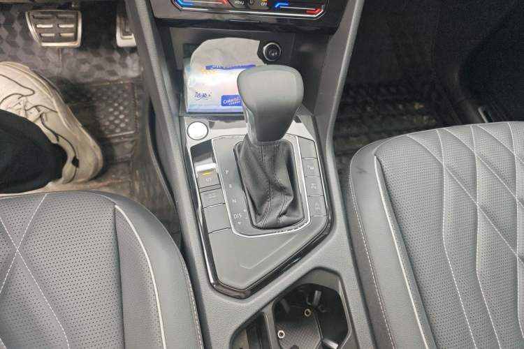 Used Volkswagen Tiguan L 2022 330TSI Automatic Two-Wheel Drive R-Line Enhanced Edition Gear Lever