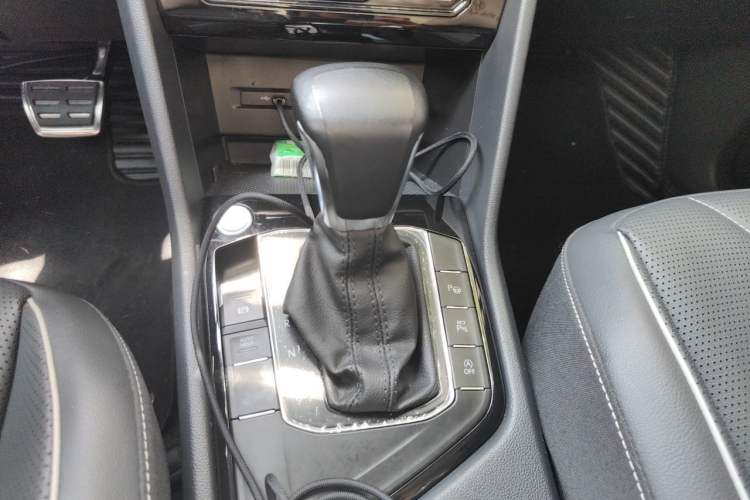 Used Volkswagen Tiguan L 2022 330TSI Automatic Two-Wheel Drive R-Line Flagship Edition Gear Lever