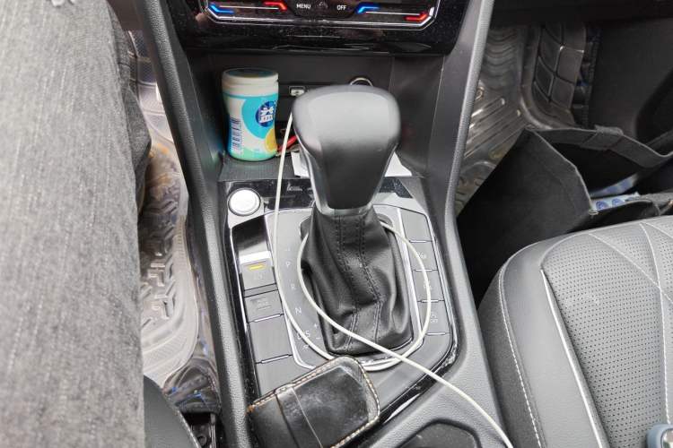 Used Volkswagen Tiguan L 2022 330TSI Automatic Two-Wheel Drive R-Line Enhanced Edition Gear Lever
